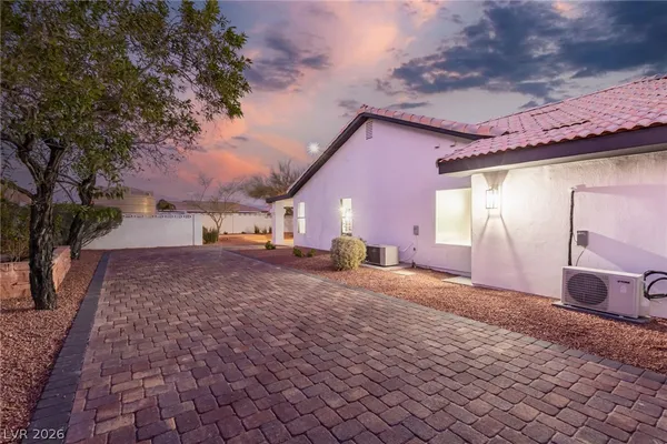 $4,695 | 4785 North Grand Canyon Drive, Las Vegas, NV 89129