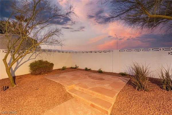 $4,695 | 4785 North Grand Canyon Drive, Las Vegas, NV 89129