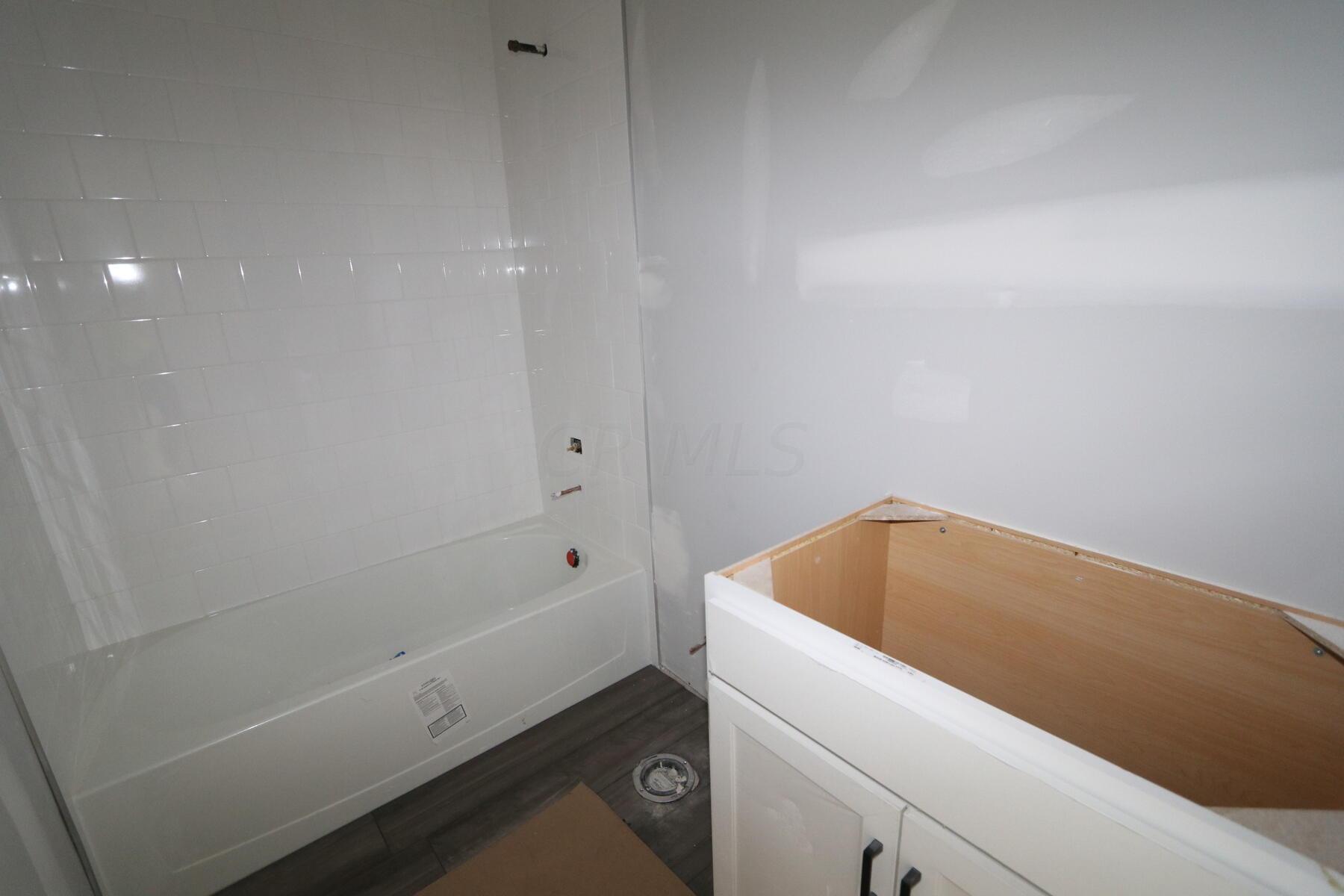 3143 McKinney Road Grove City, OH 43123 - Photo 3 of 14 Interior