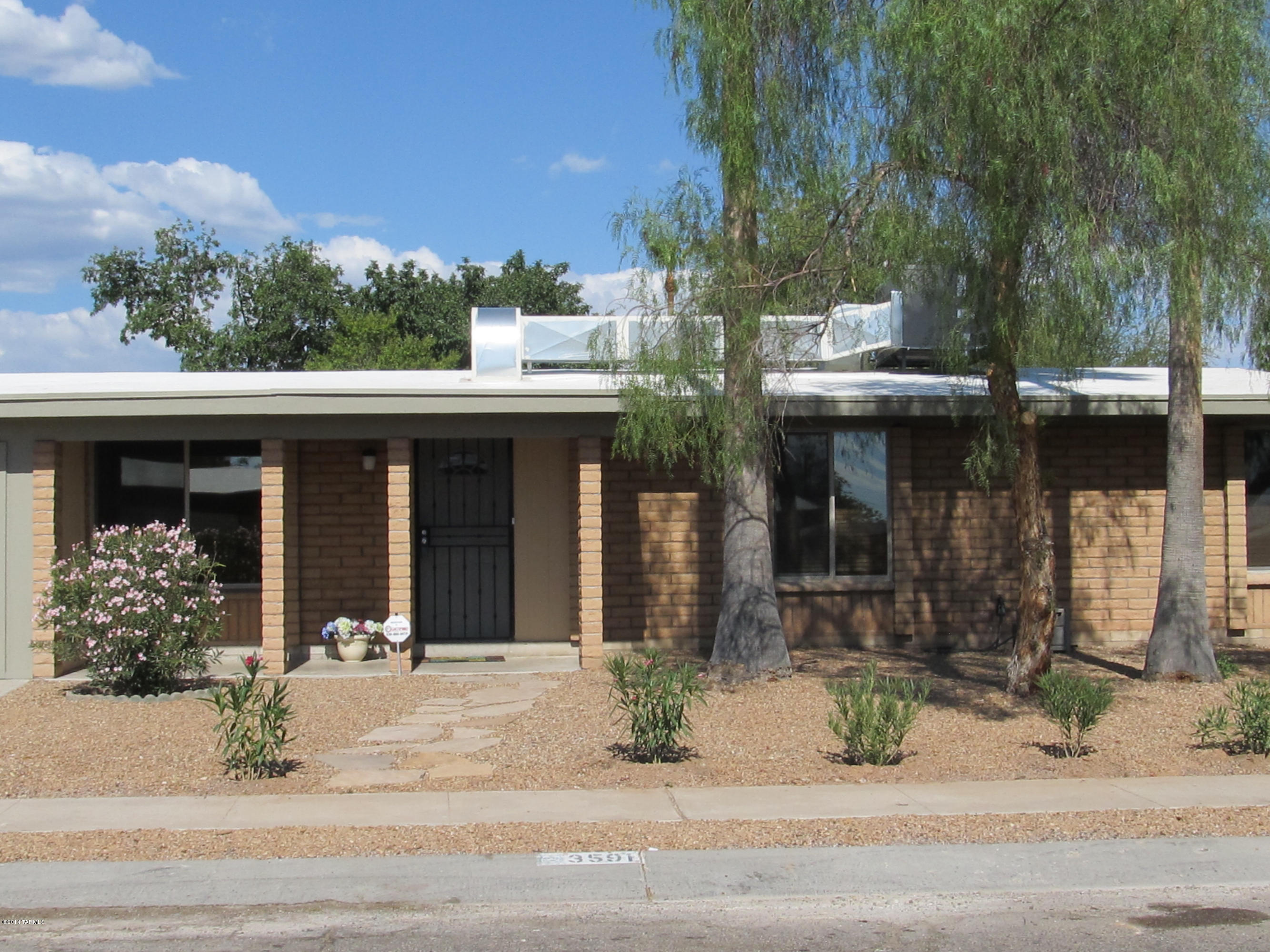 3591 South Randi Place Tucson, AZ 85730 - Photo 3 of 31