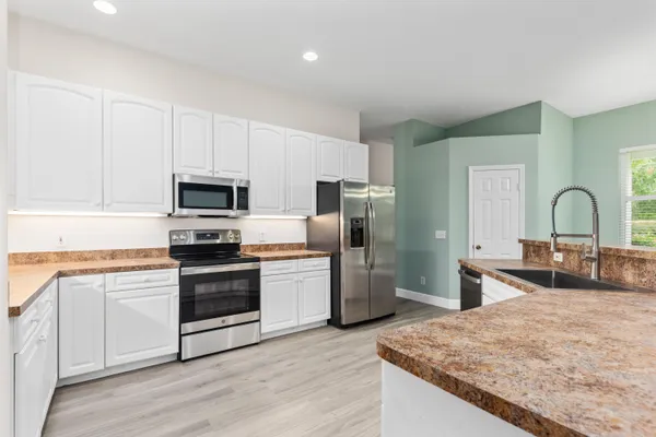 $3,900 | 501 Northwest Pine Sap Place, Jensen Beach, FL 34957