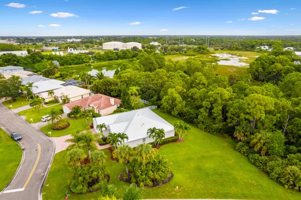 $3,900 | 501 Northwest Pine Sap Place, Jensen Beach, FL 34957