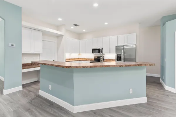 $3,900 | 501 Northwest Pine Sap Place, Jensen Beach, FL 34957