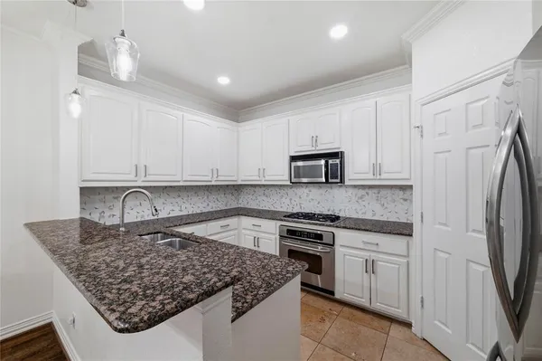 $2,699 | 4263 Towne Lake Court, Irving, TX 75061