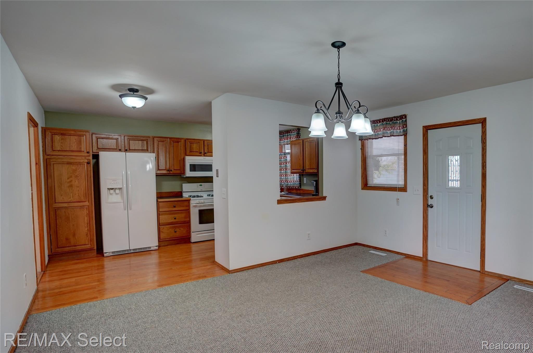 6087 Peet Road Chesaning, MI 48616 - Photo 9 of 55 6087 Peet Road 055.jpg