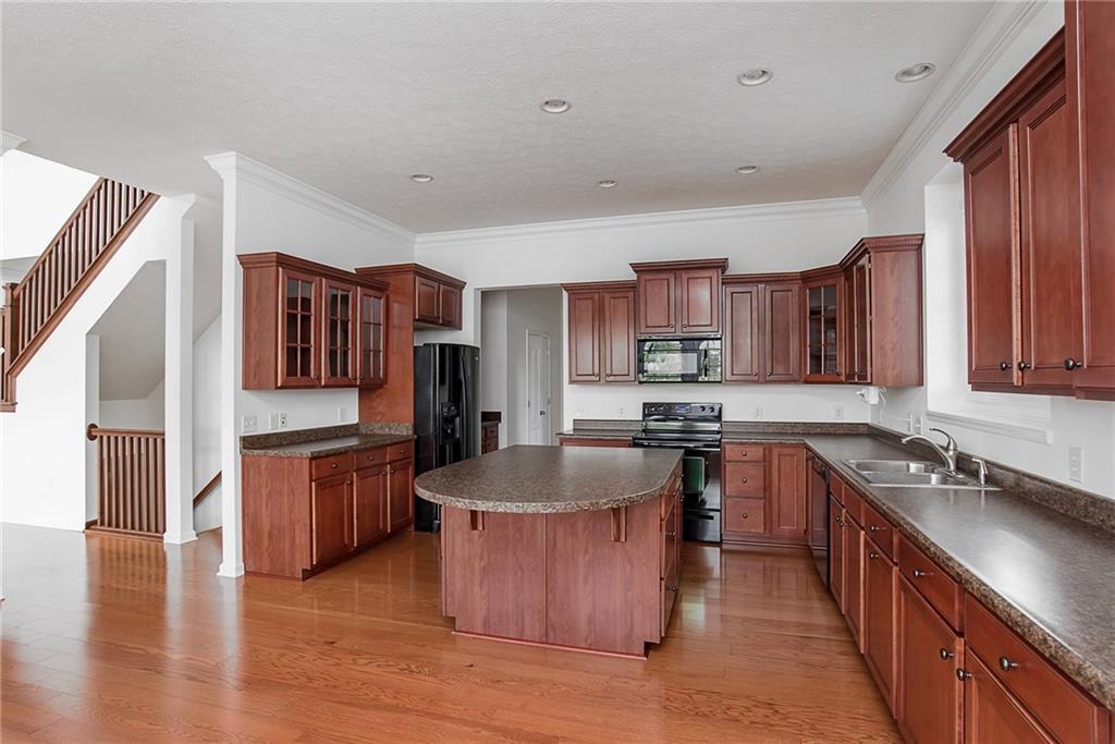 10564 Cloverfield Circle Fishers, IN 46038 - Photo 8 of 24