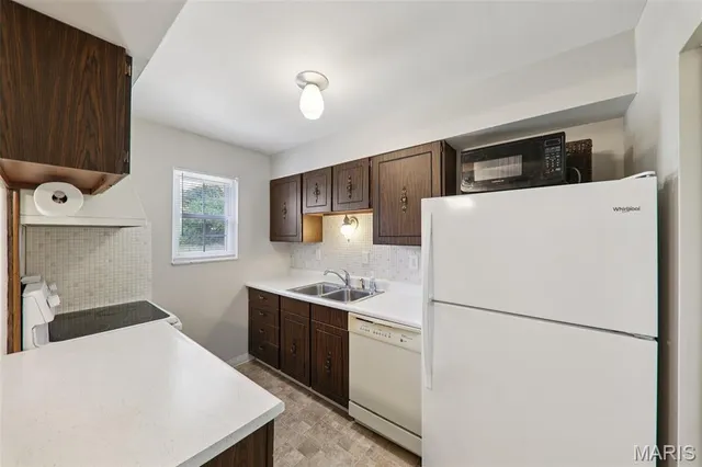 $83,500 | 3202 Denmark Drive, Unit C, Bridgeton, MO 63044