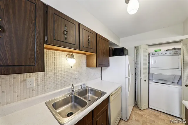 $83,500 | 3202 Denmark Drive, Unit C, Bridgeton, MO 63044