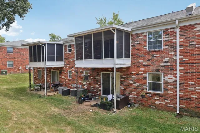 $83,500 | 3202 Denmark Drive, Unit C, Bridgeton, MO 63044