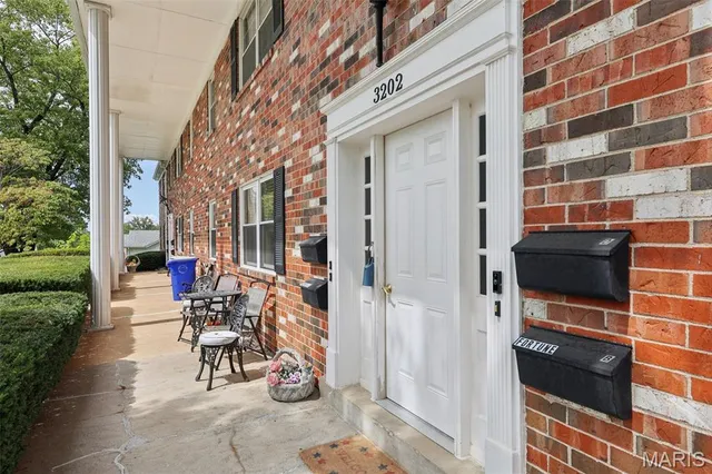 $83,500 | 3202 Denmark Drive, Unit C, Bridgeton, MO 63044
