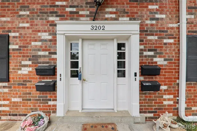 $83,500 | 3202 Denmark Drive, Unit C, Bridgeton, MO 63044