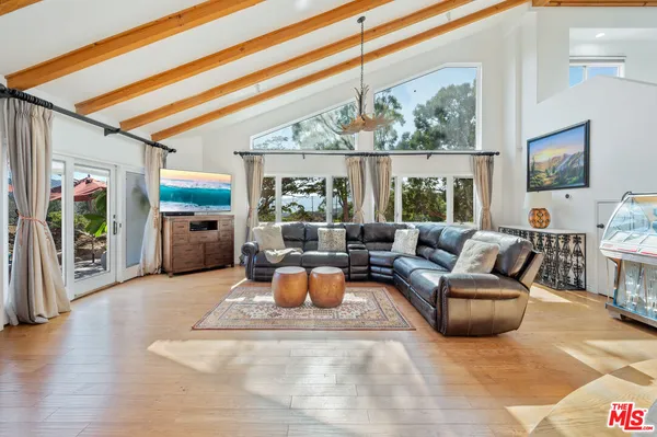 $11,000 | 34136 Mulholland Highway, Malibu, CA 90265