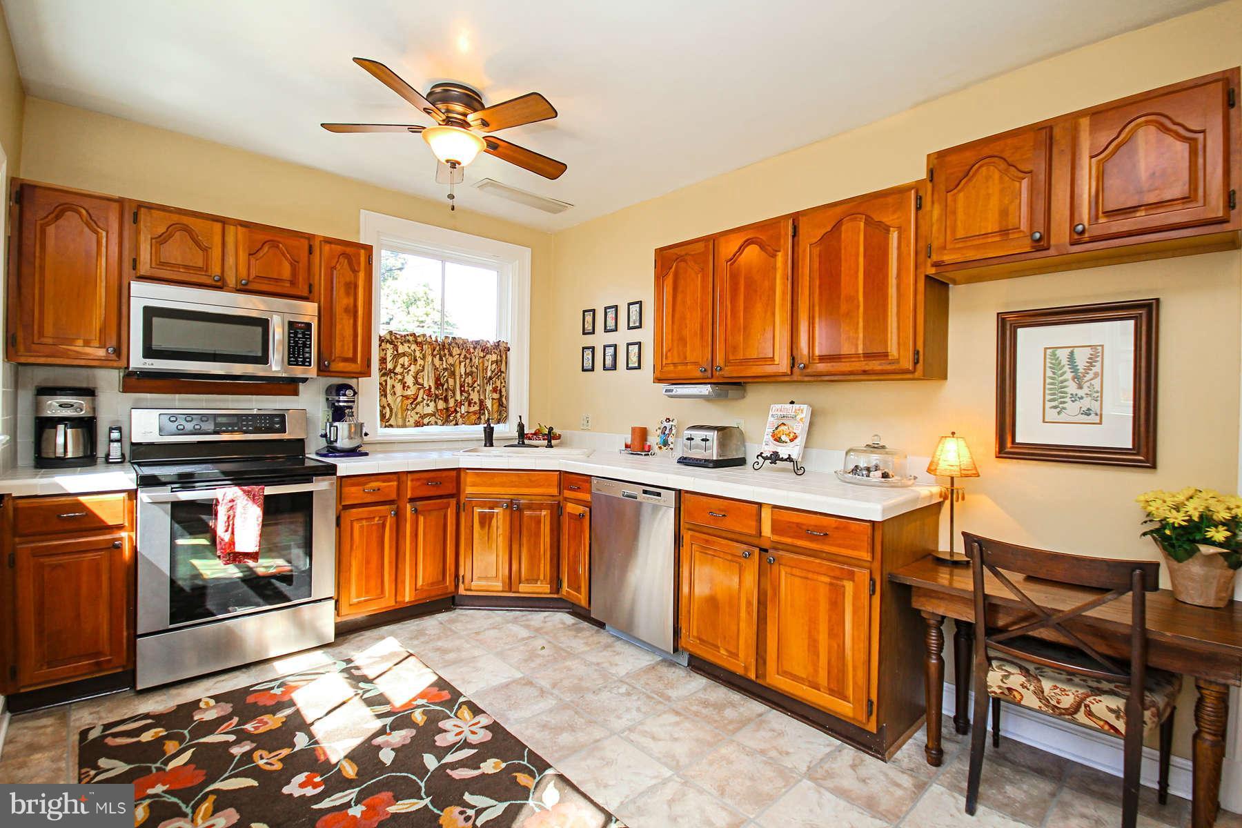 3848 Chesterbrook Road Arlington, VA 22207 - Photo 8 of 30 Kitchen