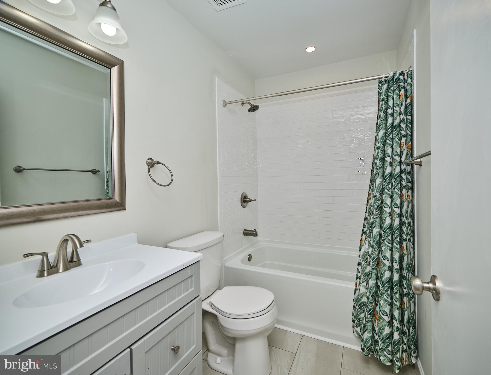 123 Carousel Circle Doylestown, PA 18901 - Photo 12 of 17 Hall Bath