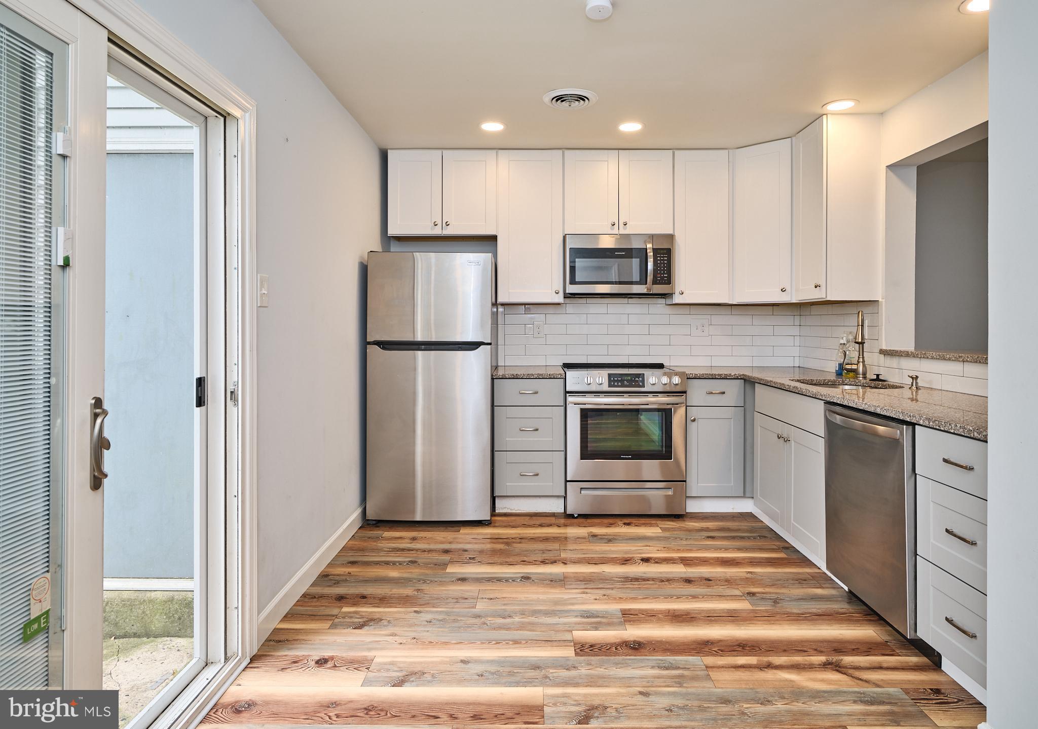 123 Carousel Circle Doylestown, PA 18901 - Photo 6 of 17 Renovated kitchen