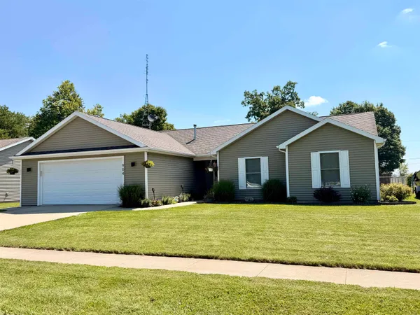 $299,900 | 904 Sand Drift Drive, Fremont, IN 46737