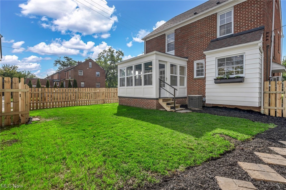 3669 Silsby Road University Heights, OH 44118 - Photo 5 of 34 View of yard