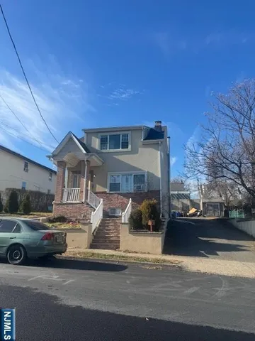 $2,500 | 116-120 East 26th Street, Paterson, NJ 07514