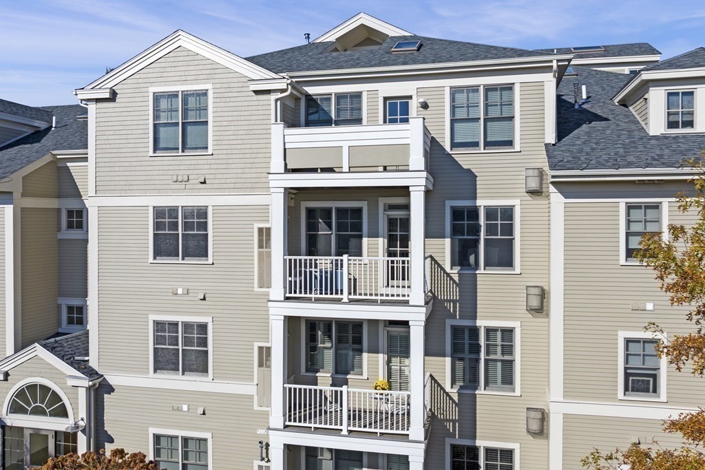 36 Intrepid Circle, Unit 303 Marblehead, MA 01945 - Photo 21 of 22 front view of a building