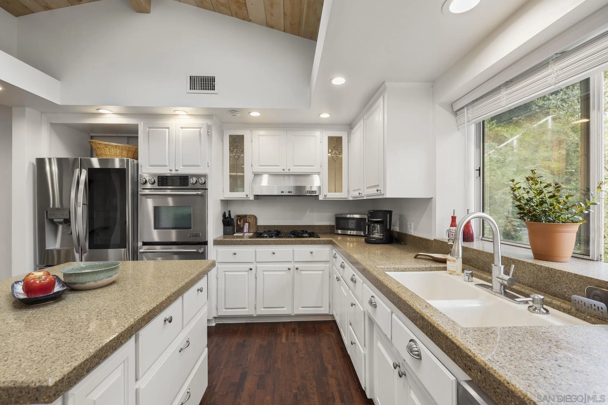 2656 Secret Lake Lane Fallbrook, CA 92028 - Photo 18 of 75