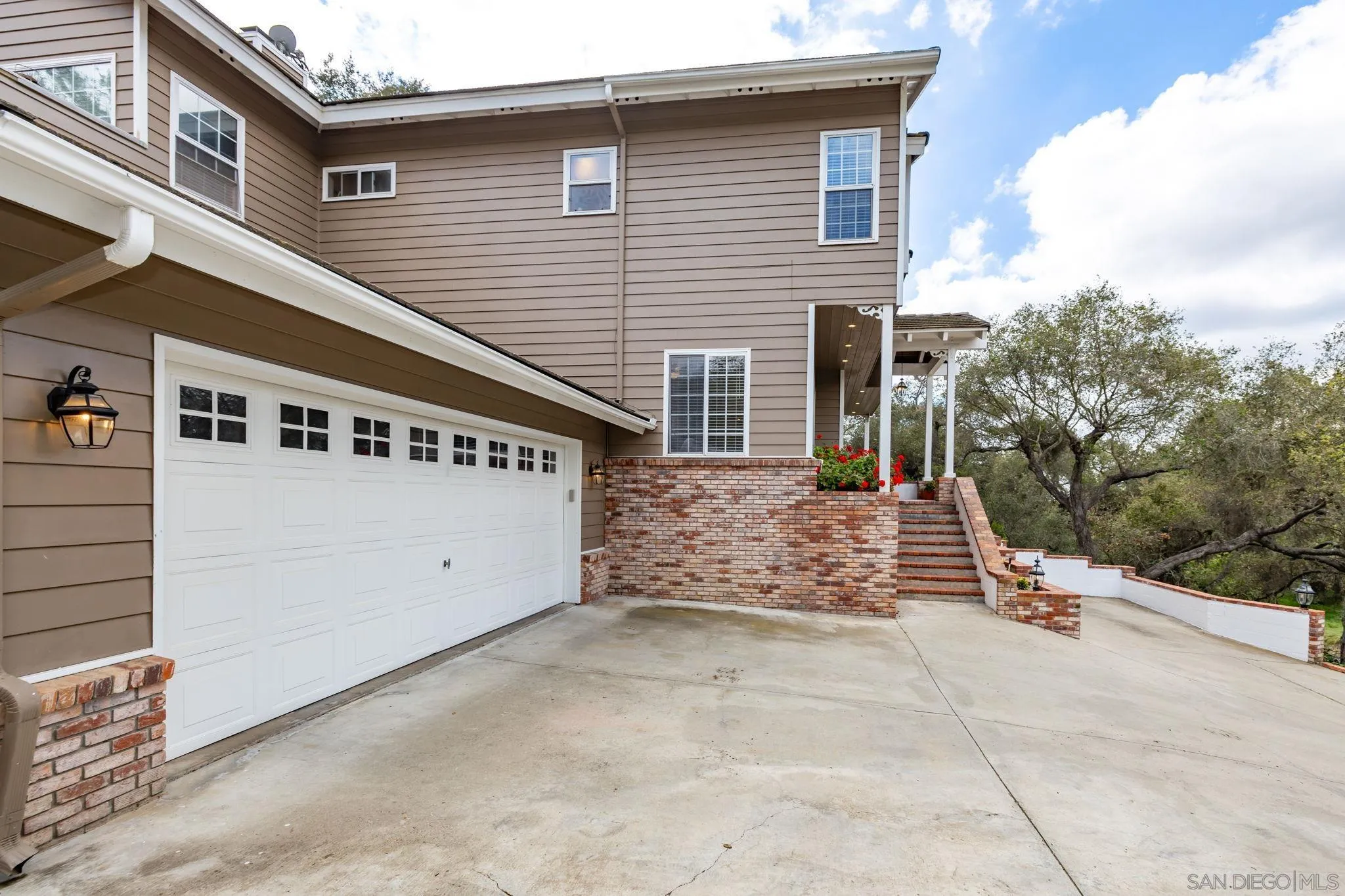 2656 Secret Lake Lane Fallbrook, CA 92028 - Photo 4 of 75