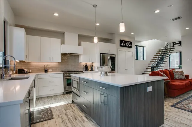 an outdoor space view with sitting space