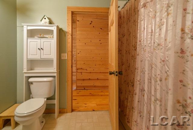 12711 Hogan Road Clinton, MI 49236 - Photo 47 of 77 31340232-46.JPG