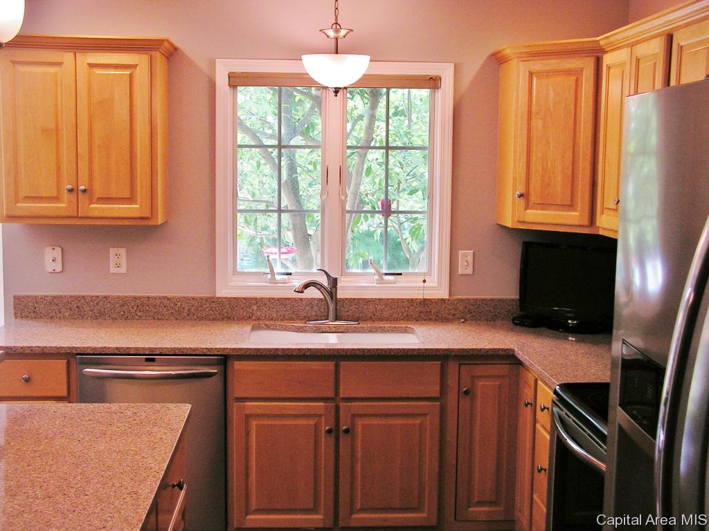 4530 Longfellow Drive Springfield, IL 62711 - Photo 11 of 36