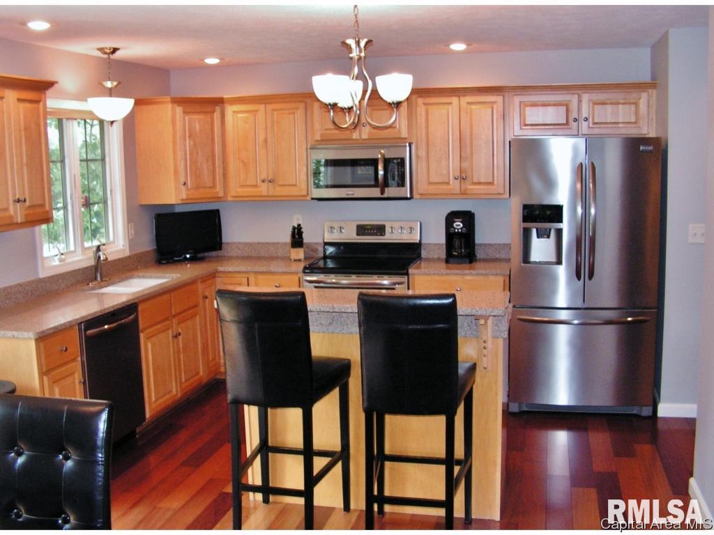 4530 Longfellow Drive Springfield, IL 62711 - Photo 9 of 36