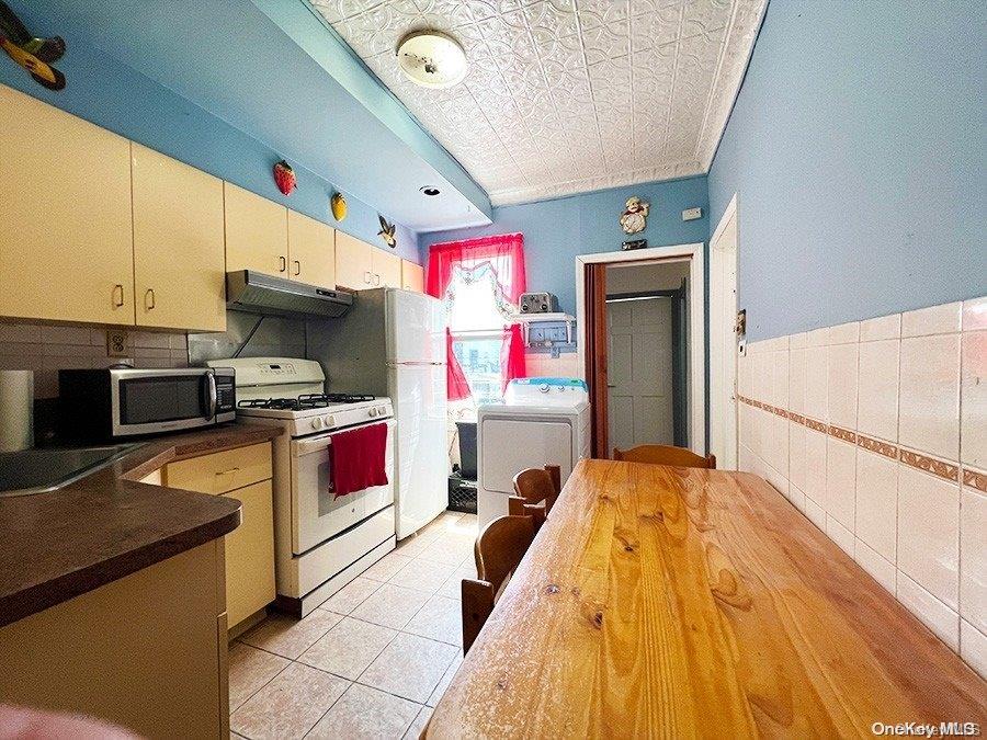 102-20 45th Avenue Queens, NY 11368 - Photo 5 of 27