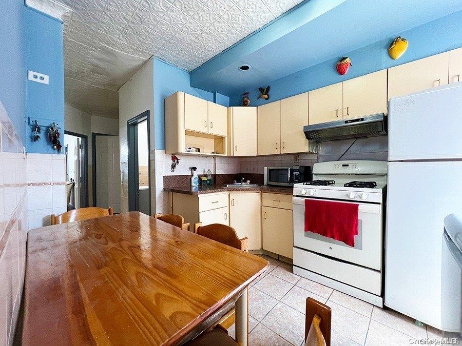 102-20 45th Avenue Queens, NY 11368 - Photo 6 of 27