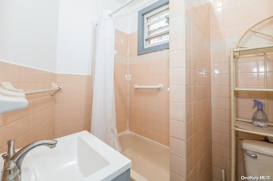 102-20 45th Avenue Queens, NY 11368 - Photo 8 of 27