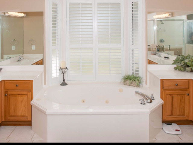614 Pinehurst Point Gulf Shores, AL 36542 - Photo 28 of 44 Master Bath