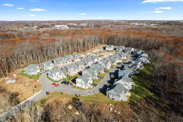 $599,000 | 34 Ivy Hill Road, Unit 34, Waterford, CT 06385