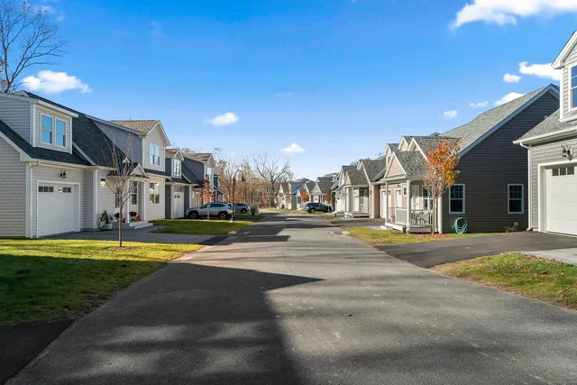 $599,000 | 34 Ivy Hill Road, Unit 34, Waterford, CT 06385