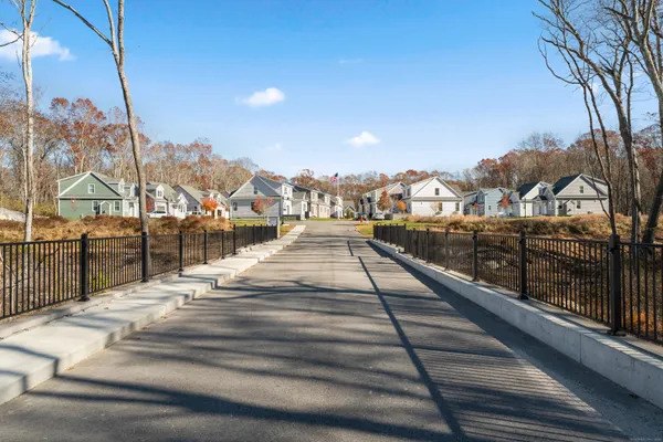 $599,000 | 34 Ivy Hill Road, Unit 34, Waterford, CT 06385