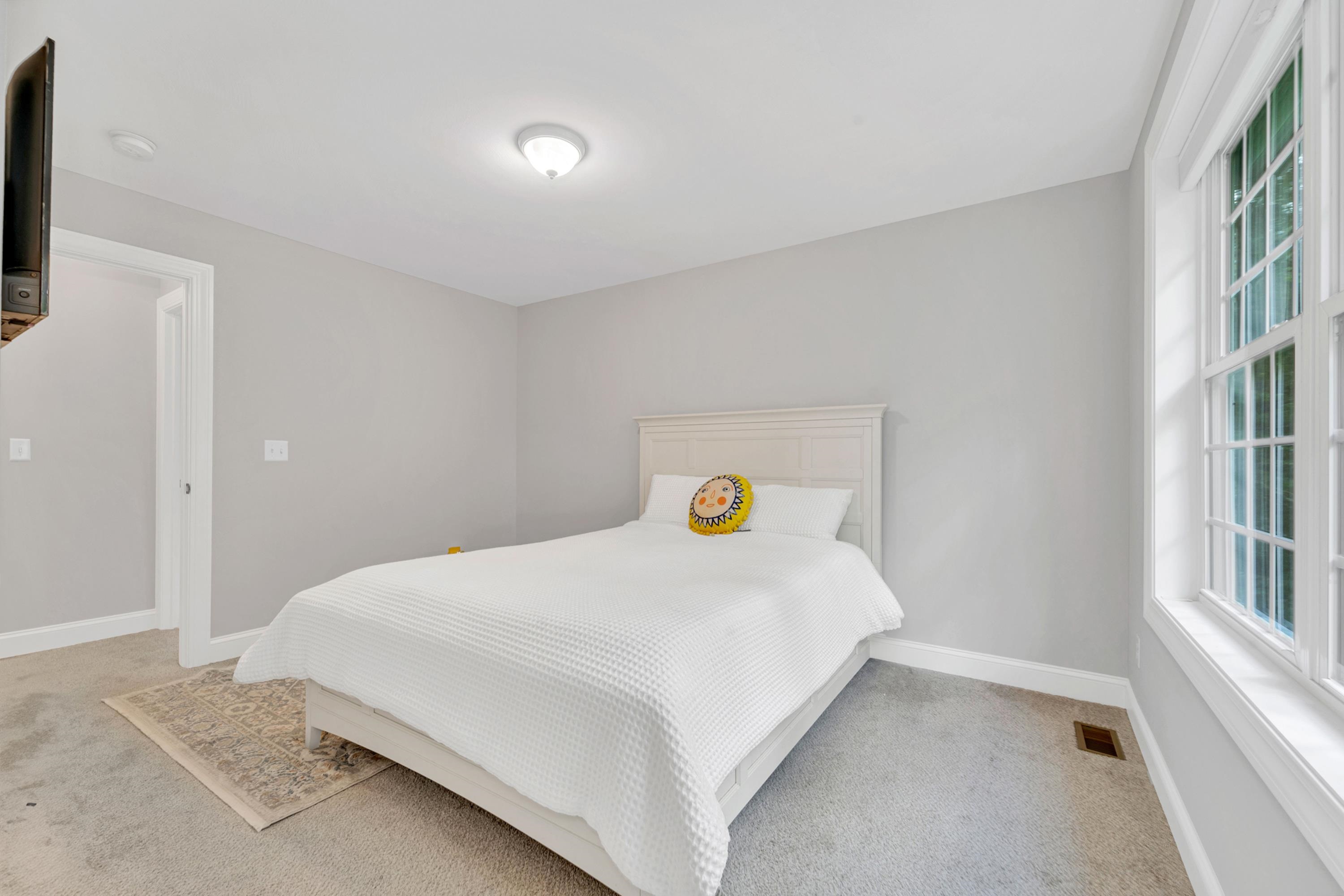 57 Hardy Road Londonderry, NH 03053 - Photo 27 of 60