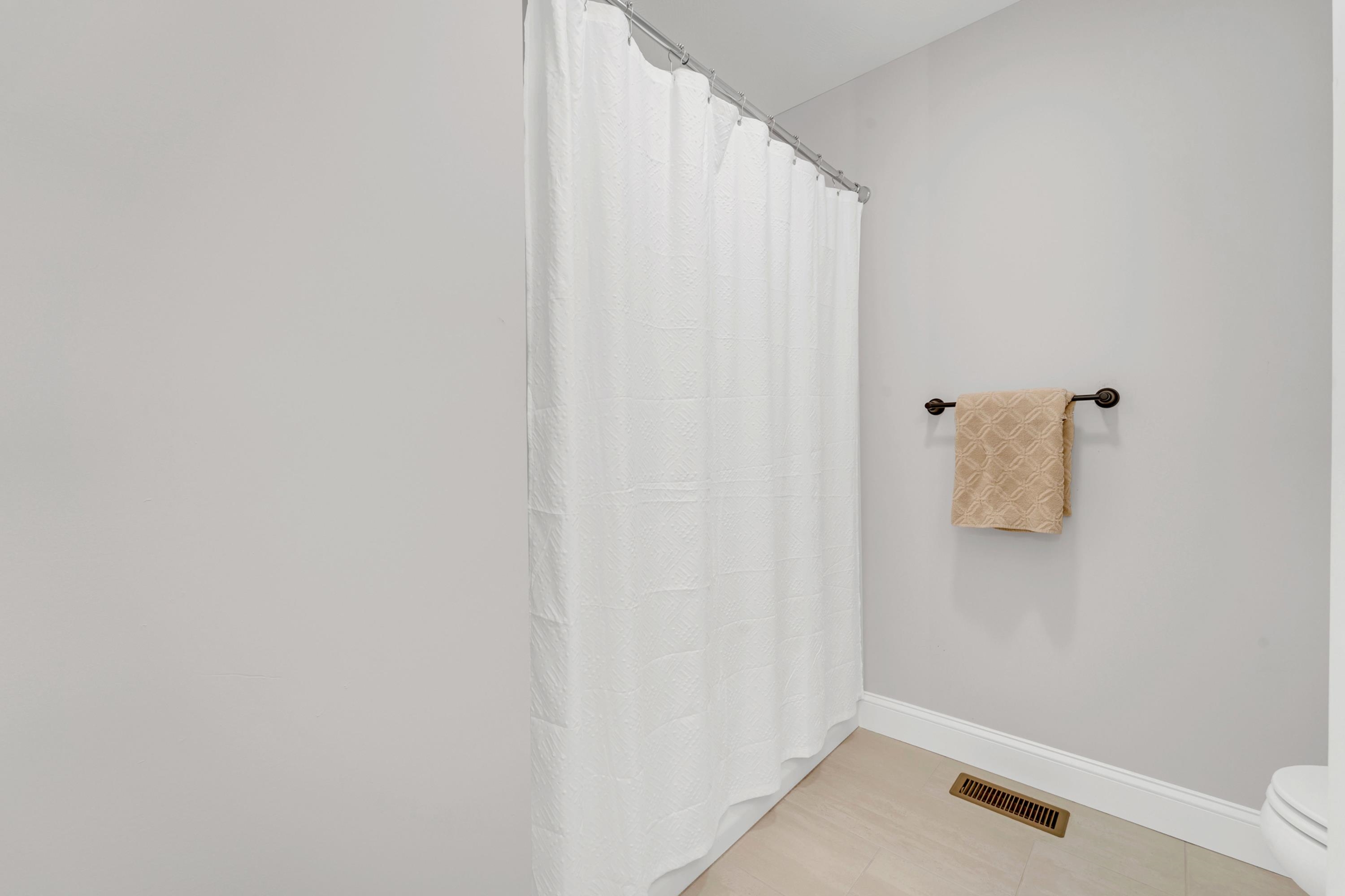 57 Hardy Road Londonderry, NH 03053 - Photo 36 of 60