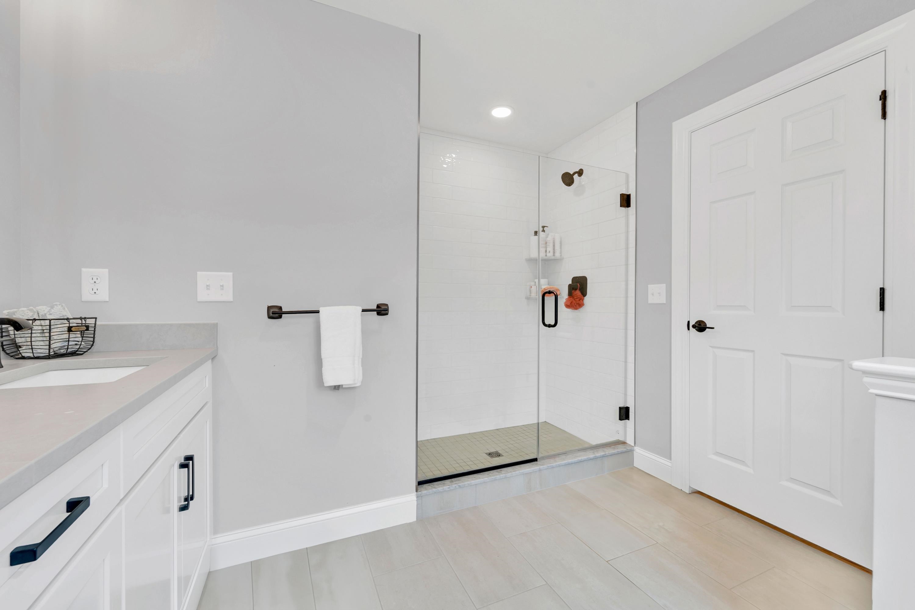 57 Hardy Road Londonderry, NH 03053 - Photo 37 of 60