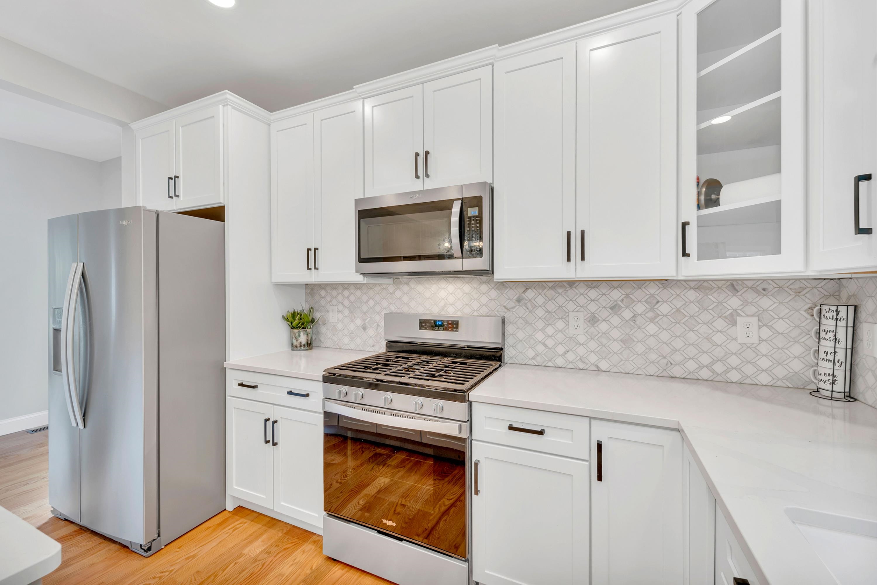 57 Hardy Road Londonderry, NH 03053 - Photo 5 of 60