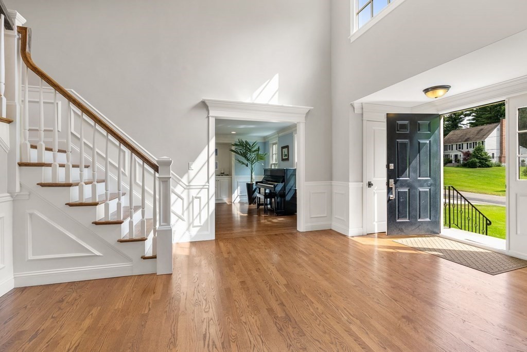 44 Gatewood Drive Needham, MA 02492 - Photo 3 of 27