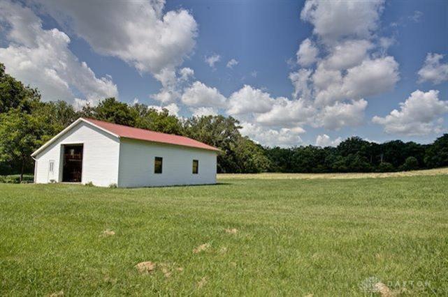 8464 Chambersburg Road Huber Heights, OH 45424 - Photo 3 of 44