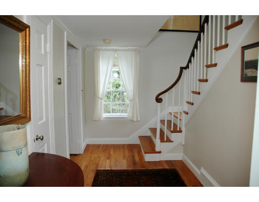536 Lowell Road Concord, MA 01742 - Photo 3 of 12 Gallery Image 3