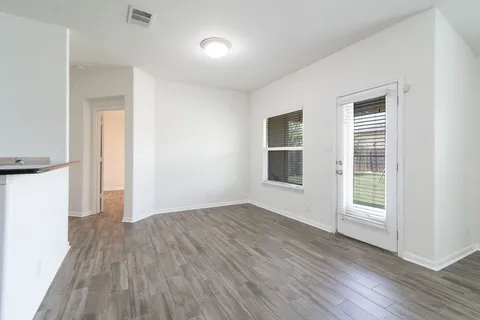 $299,000 | 112 Hawkins Court, Hutto, TX 78634