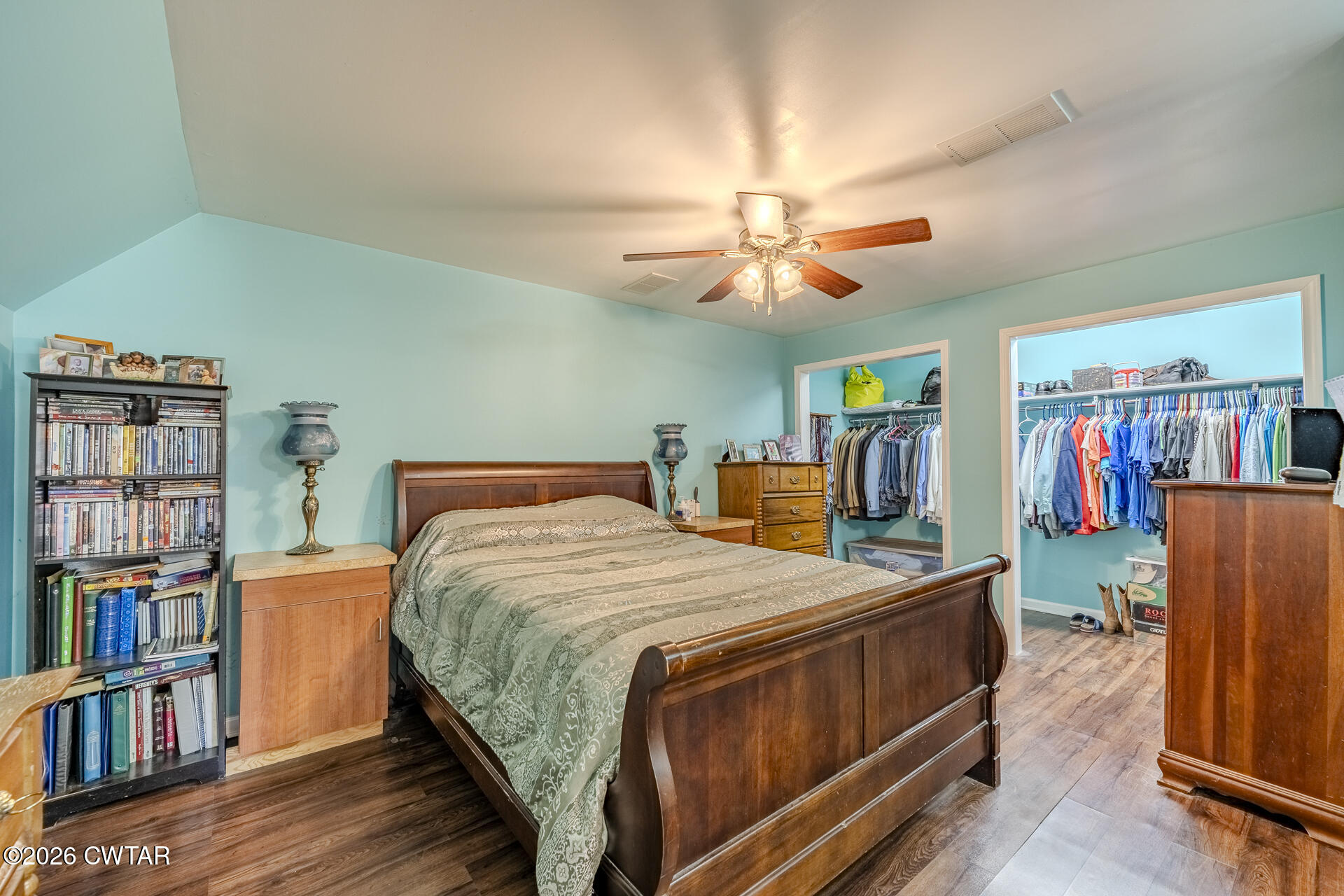 61 Con Pennington Road Kenton, TN 38233 - Photo 22 of 46 a bed room with a bed and a book shelf