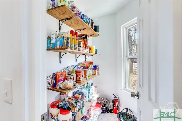 $2,300 | 106 West White Hawthorne Drive, Savannah, GA 31419