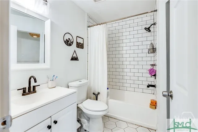 $2,300 | 106 West White Hawthorne Drive, Savannah, GA 31419