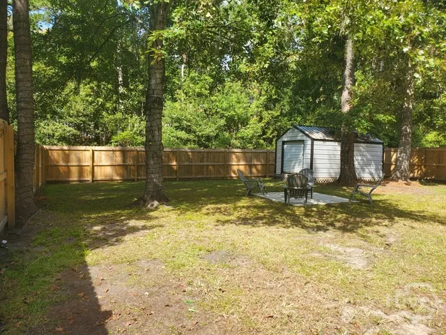 $2,300 | 106 West White Hawthorne Drive, Savannah, GA 31419