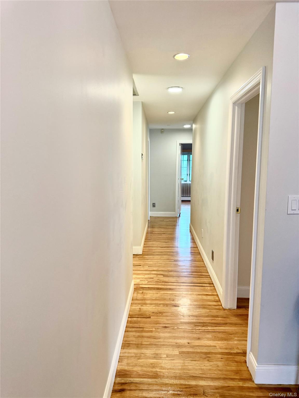 30 Dogwood Road Albertson, NY 11507 - Photo 19 of 20 entry to bedrooms