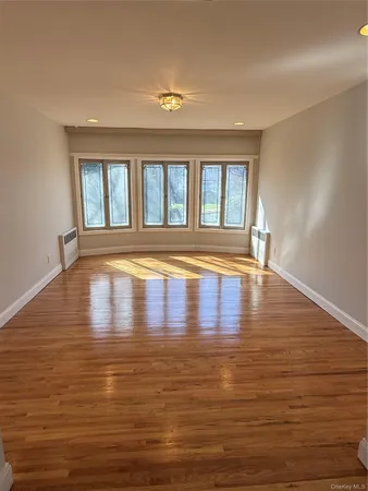 $6,200 | 30 Dogwood Road, Albertson, NY 11507